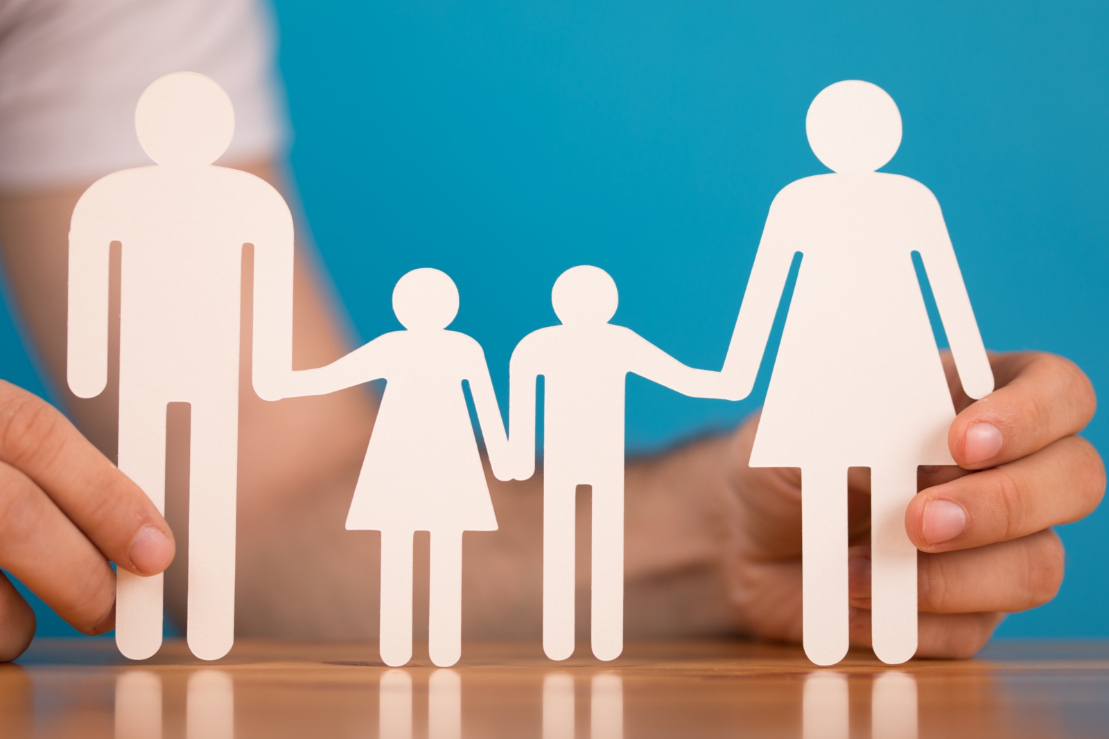 Familie (Symbolbild) (c) AdobeStock/vegefox.com